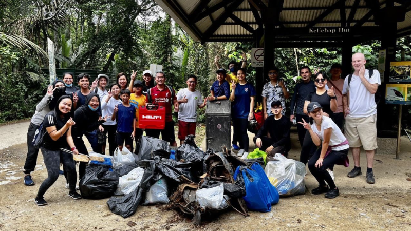 Photo of beach clean-up team bonding event at Pulau Ubin organised by AEC