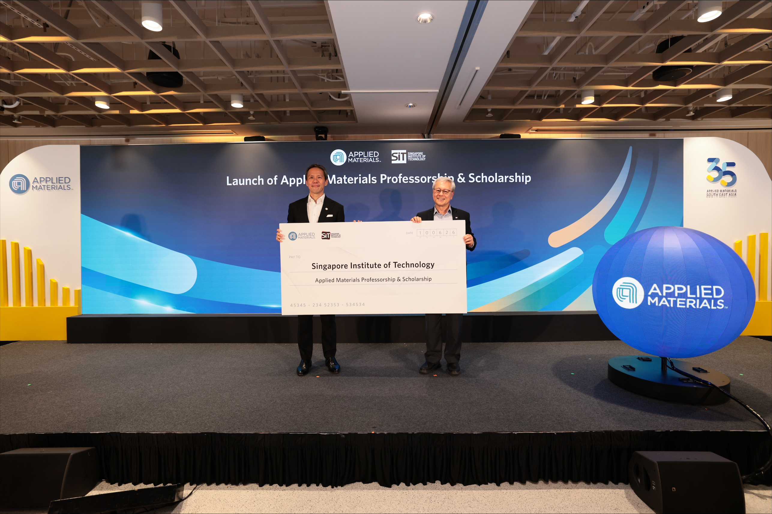 Applied Materials and Singapore Institute of Technology Launch Strategic Partnership to Advance AI-driven Semiconductor Research and Talent Development
r